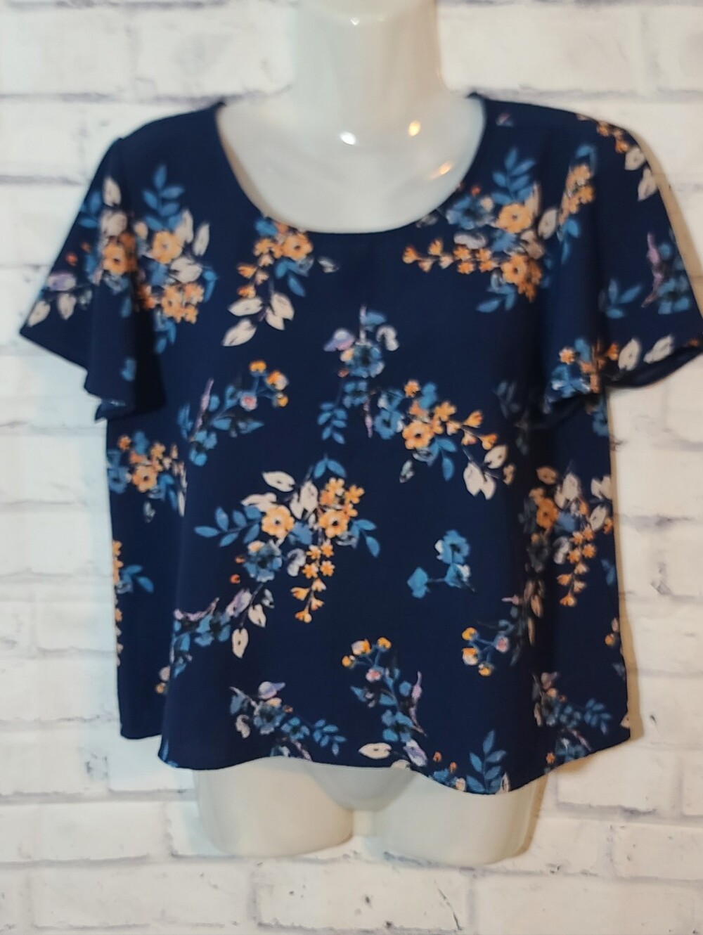 Xhilaration Navy Floral Chiffon Flutter Sleeve Round Neck Blouse M